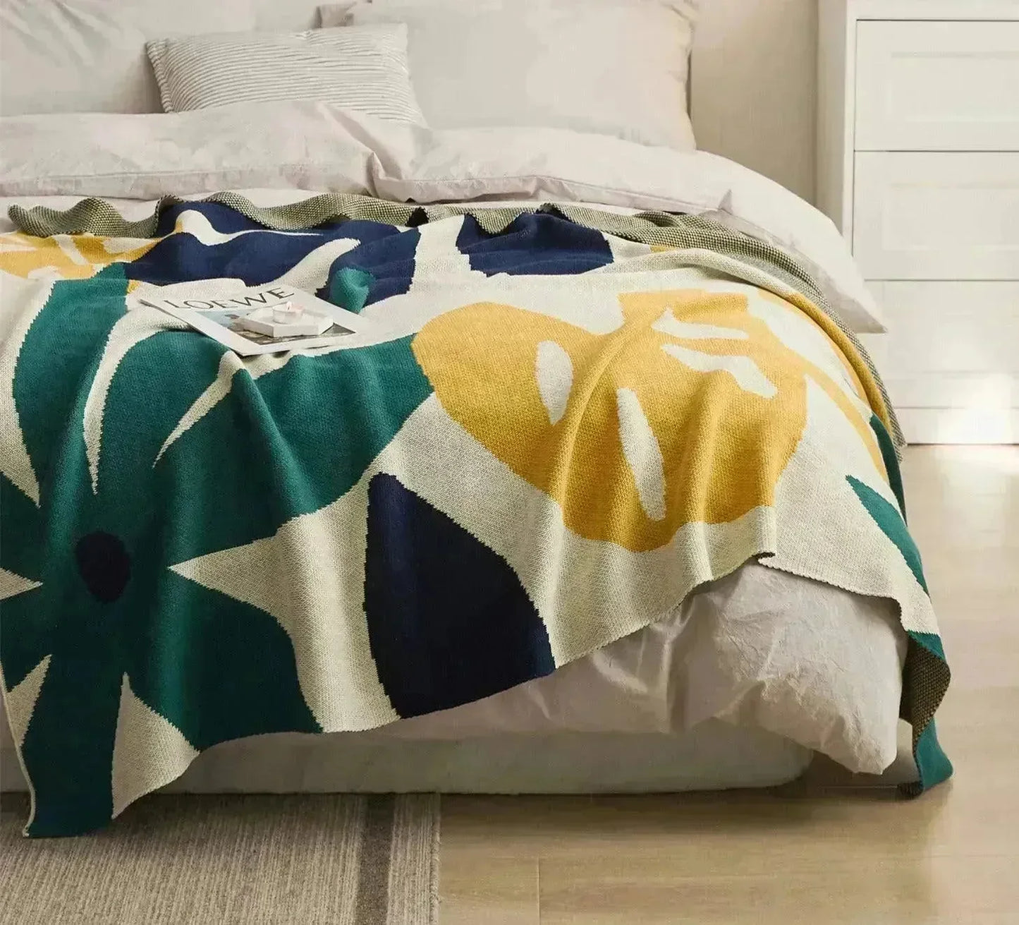 Summer Leaf Knitted Throw Blanket - Fluffyslip