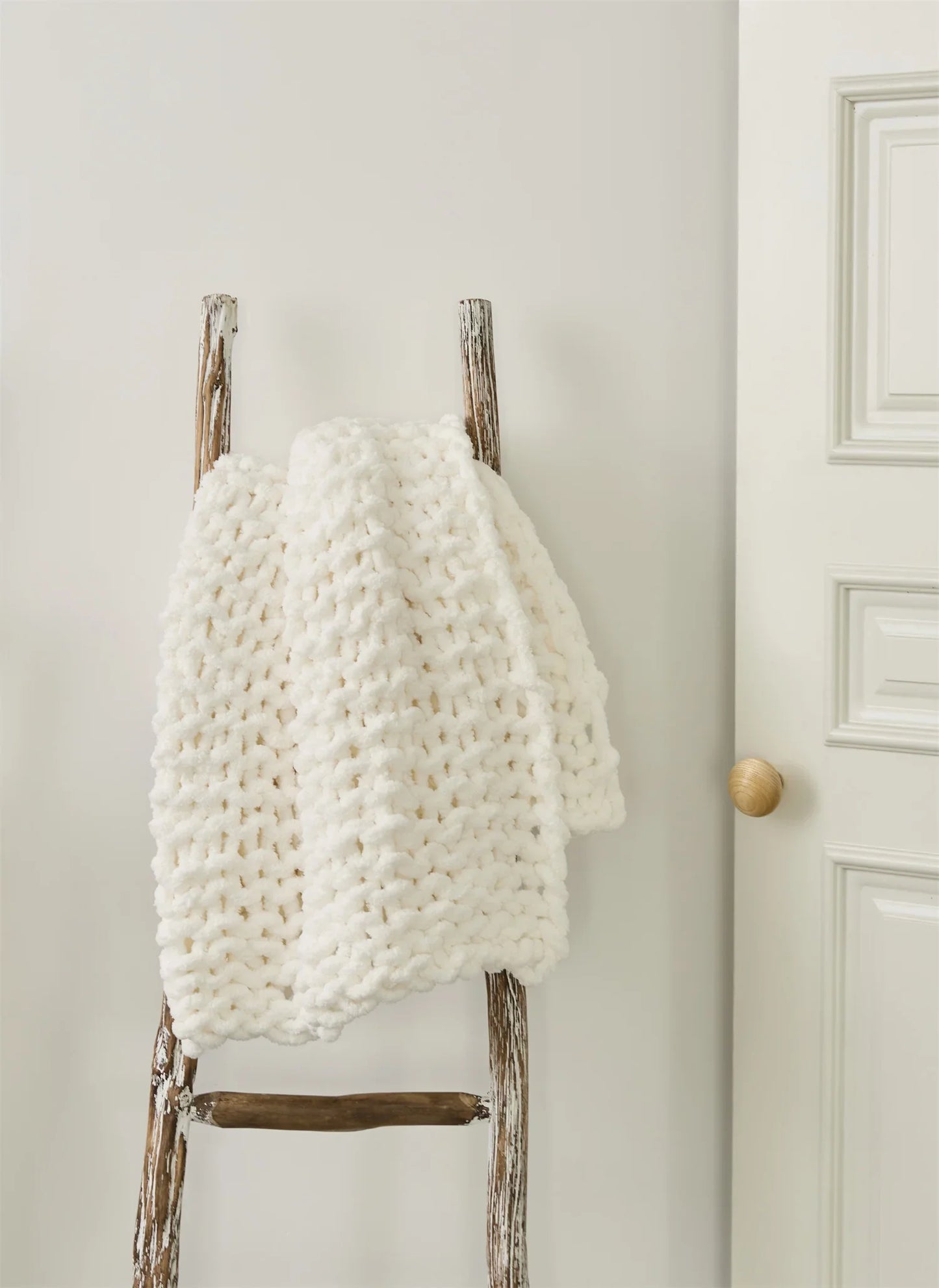 Cozy Chenille Woven Throw Blanket