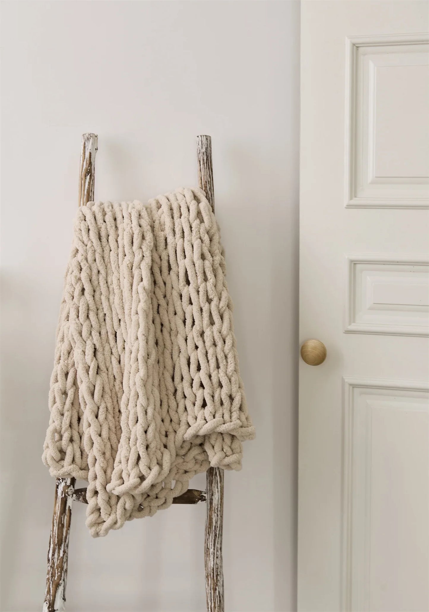 Cozy Chenille Woven Throw Blanket