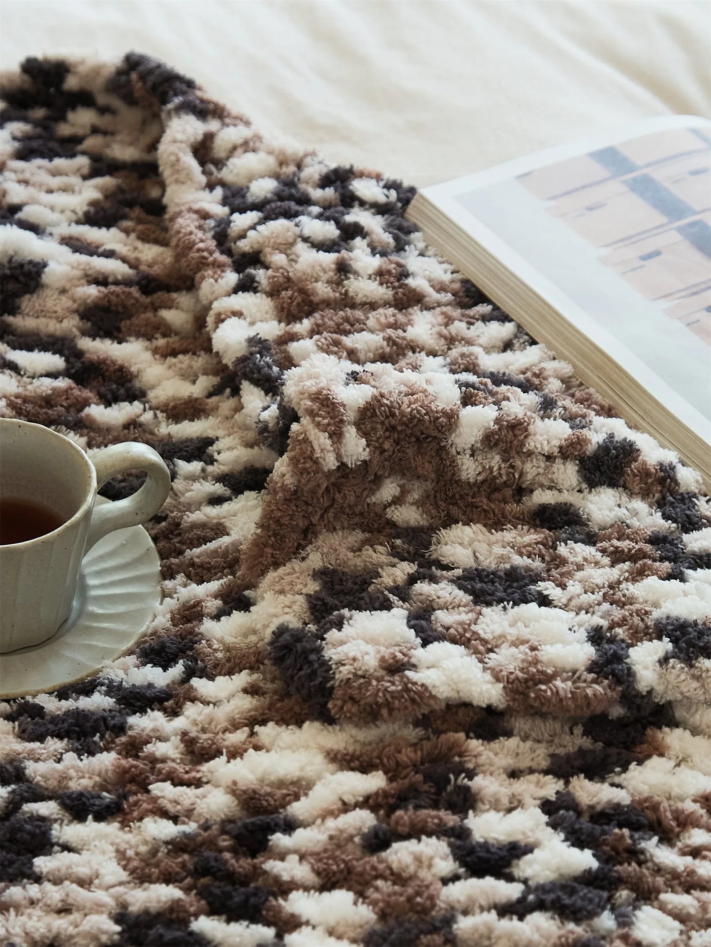 Gradient Glow Fuzzy Knit Blanket