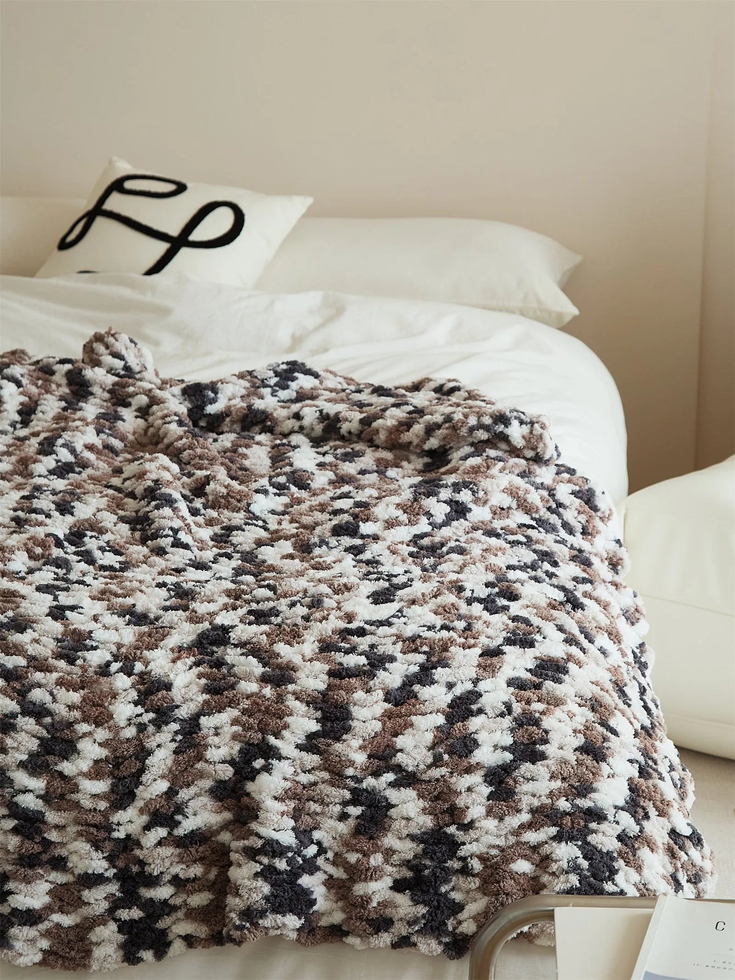 Gradient Glow Fuzzy Knit Blanket