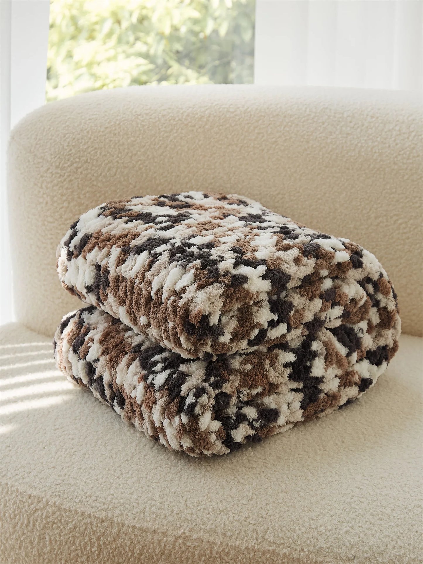 Gradient Glow Fuzzy Knit Blanket