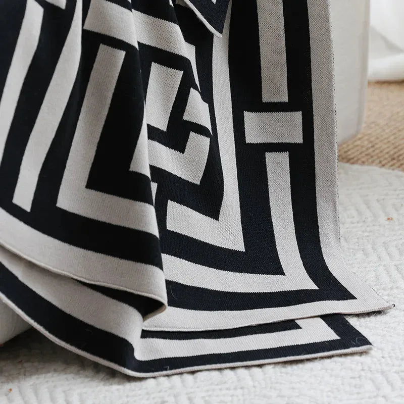 Intertwined Square Luxury Throw Blanket - Fluffyslip