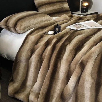 Luxury Faux Fox Blanket - Fluffyslip