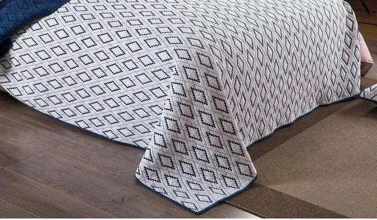 Reversible Coverlet Set - Fluffyslip