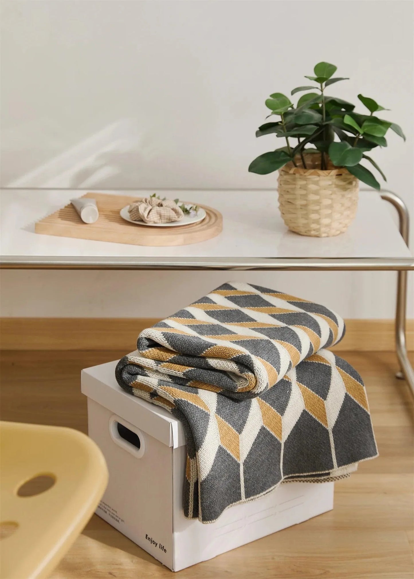 Sleek Three-Dimensional Plaid Throw Blanket - Fluffyslip