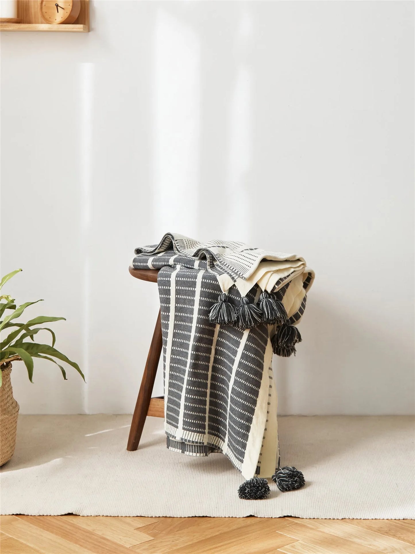 Vintage Bloom Pom Pom Cotton Throw Blanket