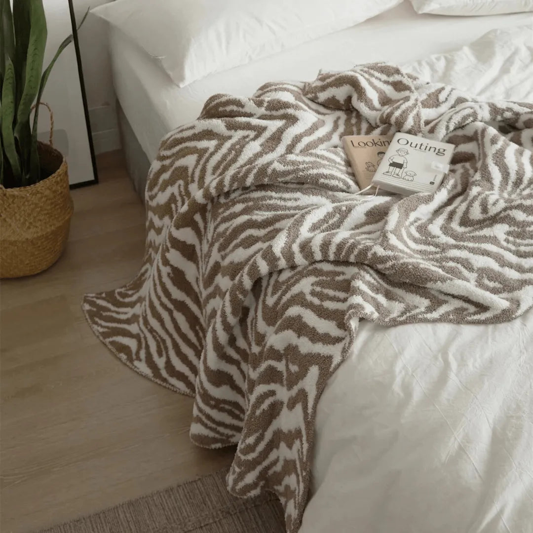 Zebra Stripe Microfiber Throw Blanket - Fluffyslip